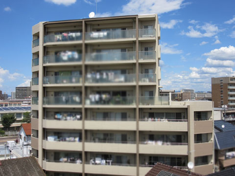 現地外観写真　建物外観（南側）