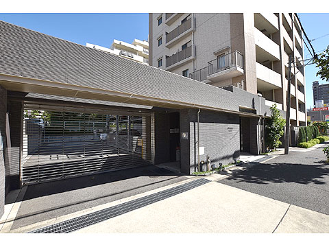 その他共用部　駐車場出入口