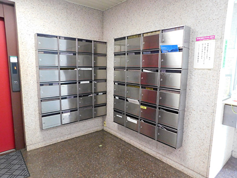 ロビー　集合郵便受け