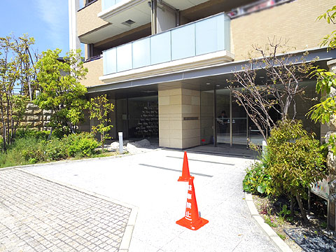 エントランス　メインエントランス