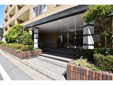 駐車場 エントランス