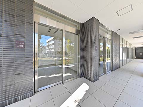 エントランス　エントランスアプローチ（西側）