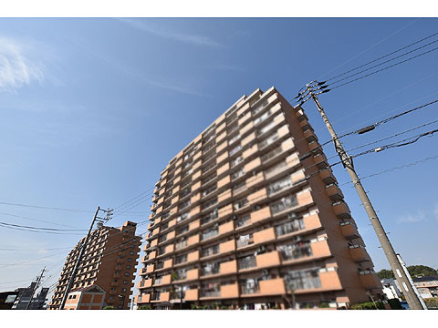 現地外観写真　イーストタワー