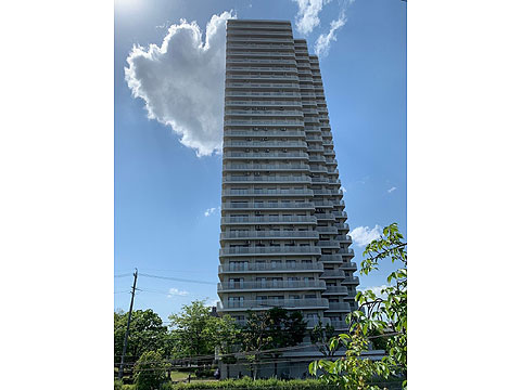 現地外観写真　建物外観（東側）