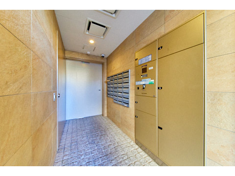 現地外観写真　エンブレムプレート