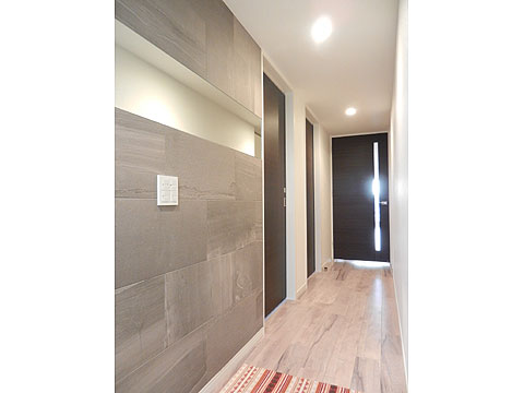 その他共用部　【廊下】廊下にはエコカラット・お出かけの際に便