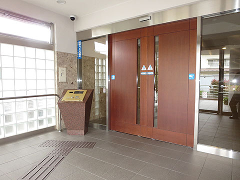 エントランス 風除室 オートロック