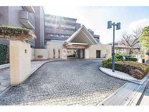 現地外観写真 エントランスアプローチ