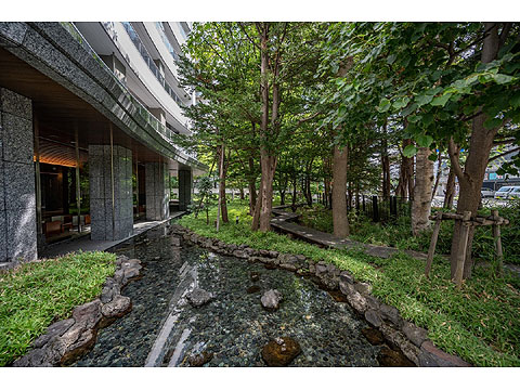 その他共用部　緑あふれる庭園がございます