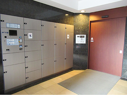 エントランス 北側のエントランスには宅配ボックスがございます