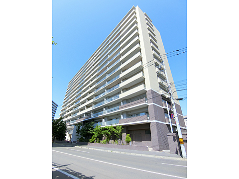 現地外観写真 総戸数124戸のビッグコミュニティ