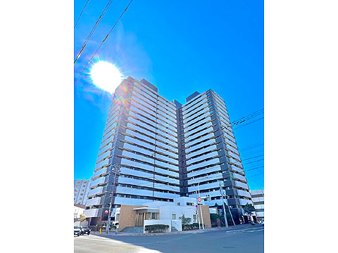 現地外観写真　２００９年２月築　２０階建