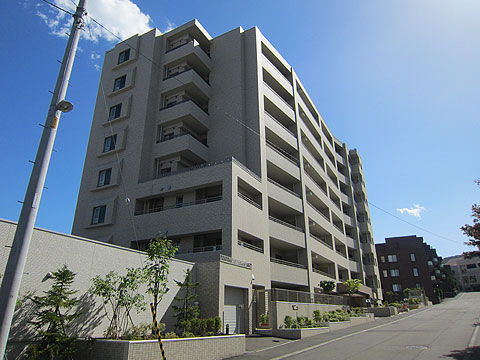 現地外観写真　外壁タイル貼