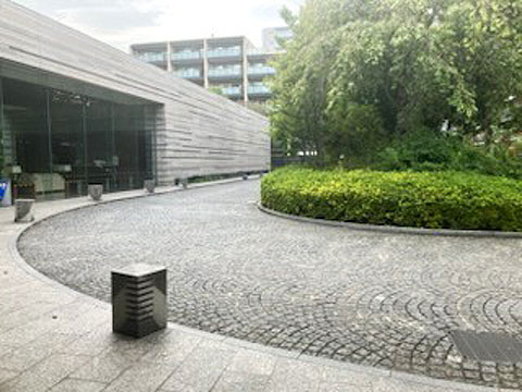 エントランス　車寄せ