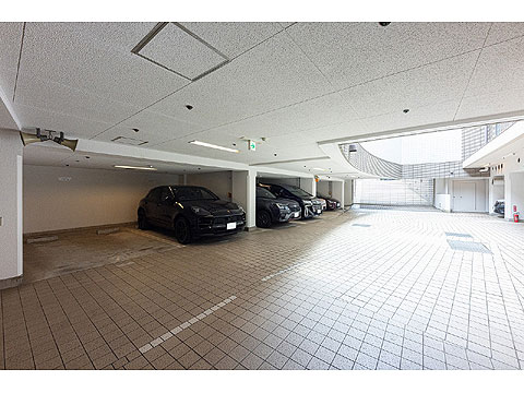 駐車場　駐車場