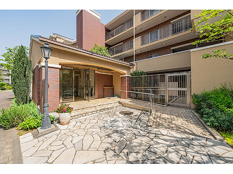 エントランス エントB