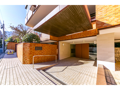 エントランス　銘板