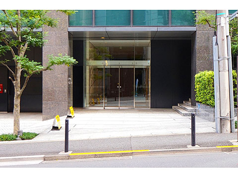 エントランス 建物外観