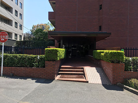 現地外観写真 エントランス正面