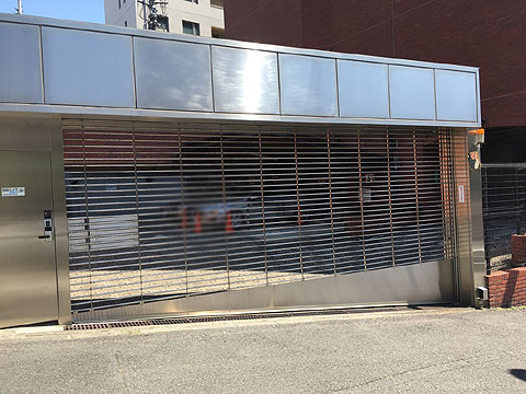 駐車場 駐車場入り口