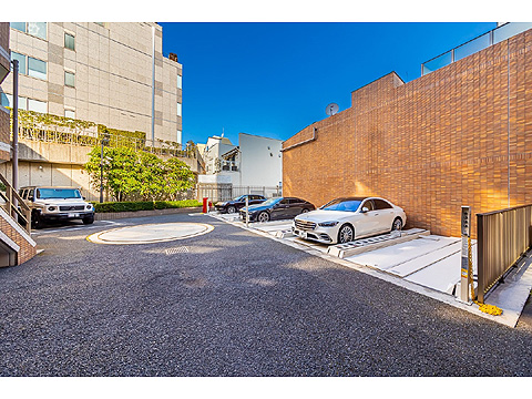 駐車場　駐車場