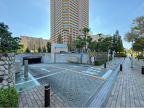 その他共用部　駐車場出入口