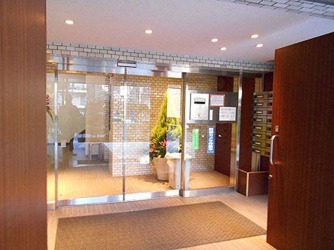 エントランス　風除室・オートロック