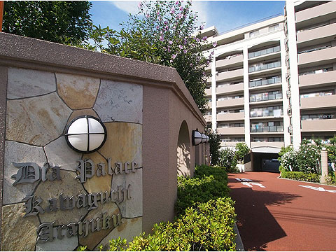 現地外観写真 マンション入り口