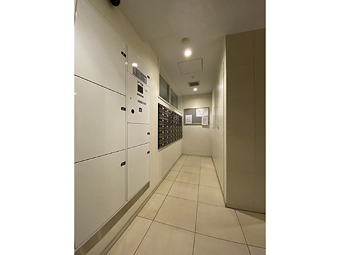 その他共用部 宅配ボックス/不在時の荷物の受取に便利です。