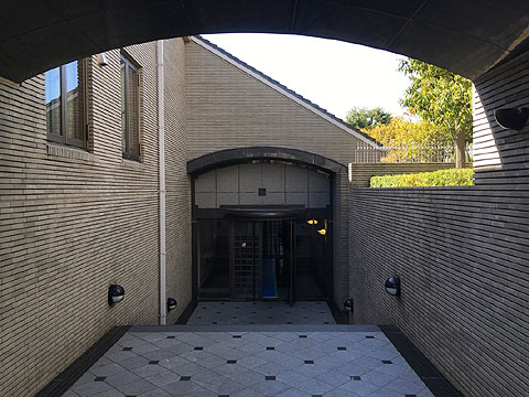 エントランス　エントランスアプローチ (2)