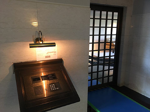 エントランス　オートロック