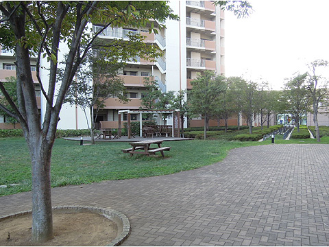 その他共用部　敷地内の中庭