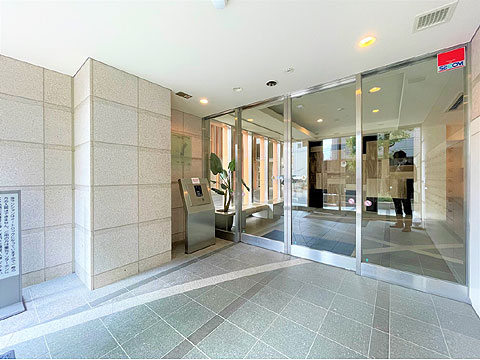 ロビー 風除室(イースト)