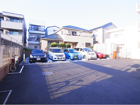 駐車場　駐車場