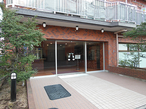 エントランス 清掃の行き届いたエントランス