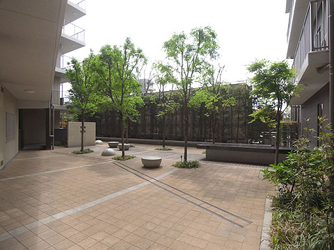 その他共用部　彩（いろどり）の庭