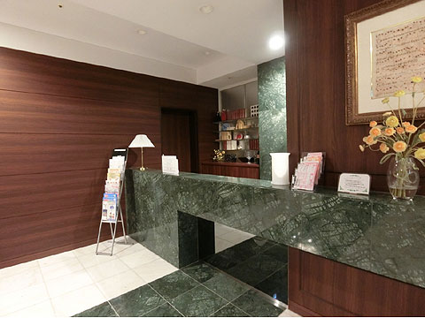 ロビー コンシェルジュカウンター(サービスのご利用は有料とな