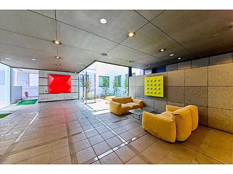 ロビー 240718ha0101