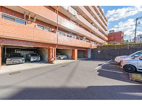 駐車場　駐車場