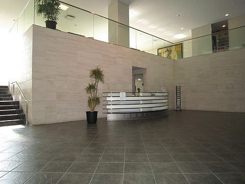 エントランス　エントランス　コンシェルジュサービスが受けられ