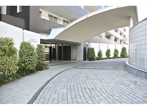 エントランス　エントランス車寄せ