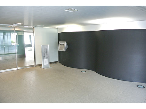 エントランス　エントランス内部・オートロック操作盤