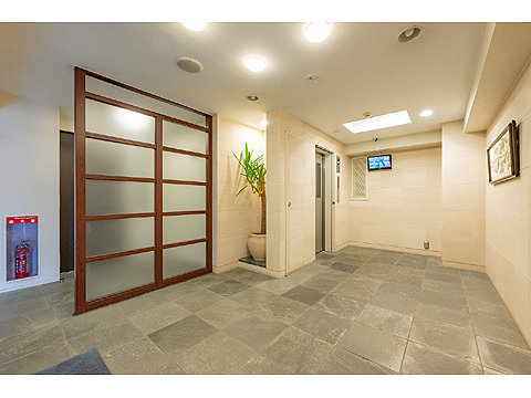 駐車場　エレベーター