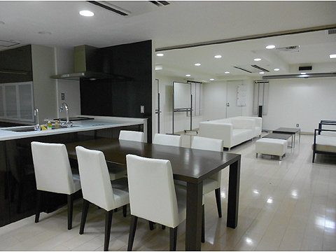 その他共用部　シアター設備とキッチン設備を備えた「コミュニテ