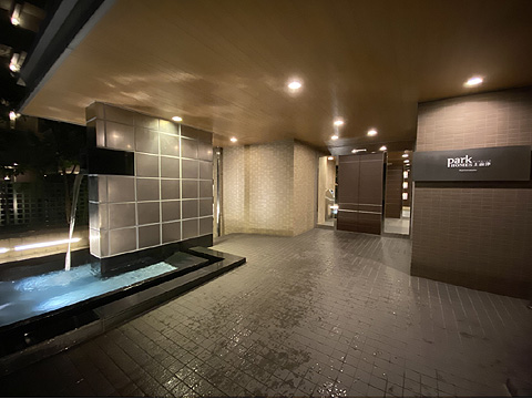 エントランス エントランス夜間