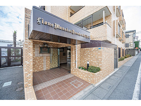 現地外観写真　マンション入口