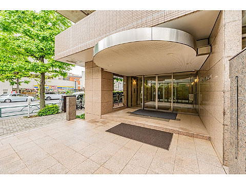 現地外観写真　エントランス