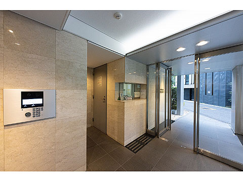 エントランス　風除室