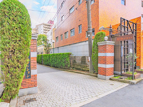 その他共用部 手入れの行き届いた植栽が皆様をお迎えいたします