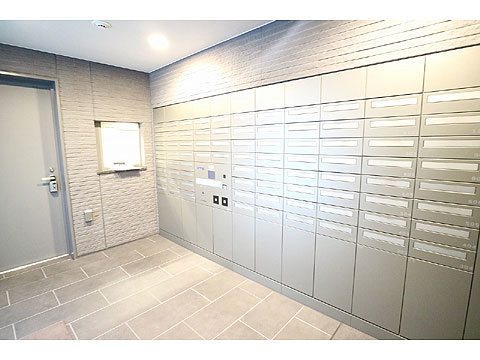 その他共用部 ポストと宅配ボックスを一体としたタイプを採用。